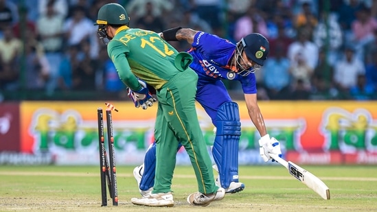 Shikhar Dhawan is run out during the 3rd ODI match between India and South Africa(PTI)