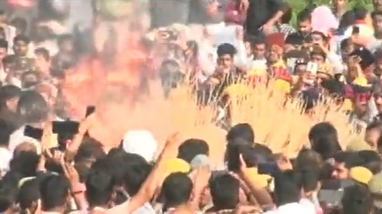 Mortal remains of Samajwadi Party founder Mulayam Singh Yadav consigned to flames in Saifai, UP. Mortal remains of Samajwadi Party founder Mulayam Singh Yadav consigned to flames in Saifai, UP.
