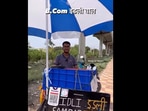 B.Com graduate was seen selling idli-sambhar.(Instagram/@swagsedoctorofficial) B.Com graduate was seen selling idli-sambhar.(Instagram/@swagsedoctorofficial)