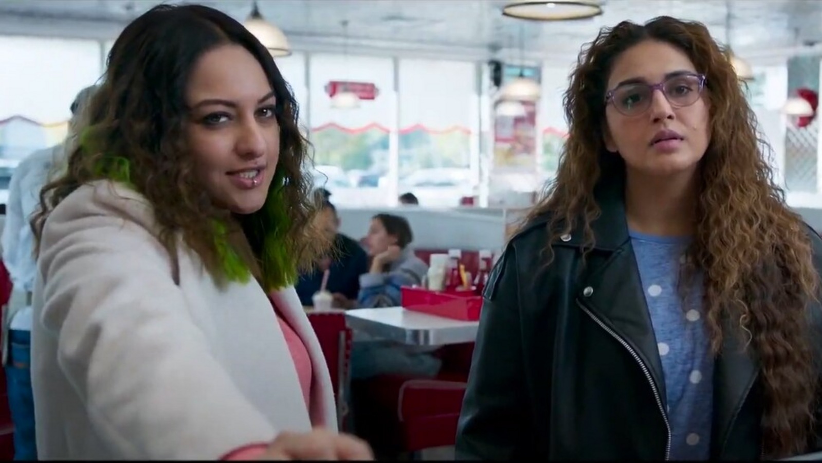 Double XL Trailer Sonakshi Sinha Huma Qureshi Wage War On Body 