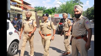 Chandigarh SSP Kuldeep Chahal (centre) and other police officers during a routine check at DAV College in Sector 10, Chandigarh, on Wednesday. (Keshav Singh/HT) Chandigarh SSP Kuldeep Chahal (centre) and other police officers during a routine check at DAV College in Sector 10, Chandigarh, on Wednesday. (Keshav Singh/HT)