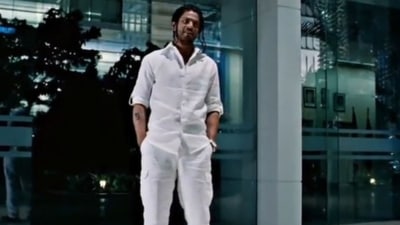 The image, taken from the viral video, shows a scene from Shak Rukh Khan's Don 2. (Instagram/@docthor)