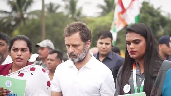 Transgender community members meet Rahul Gandhi who is in Karnataka for Bharat Jodo Yatra.