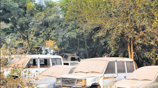 Gurgaon, India- November 24: Abandoned cars at Sector 29 Police Station. Around 3000 vehicles confiscated in various criminal and accident cases by Gurgaon police are ruining under open sky in different police stations of Gurgaon for a long, reveals an RTI reply. These vehicles have not been auctioned, and the police says that some of these would be auctioned soon, in Gurgaon, India, on Tuesday, November 24, 2015. (Photo by Abhinav Saha/Hindustan Times)