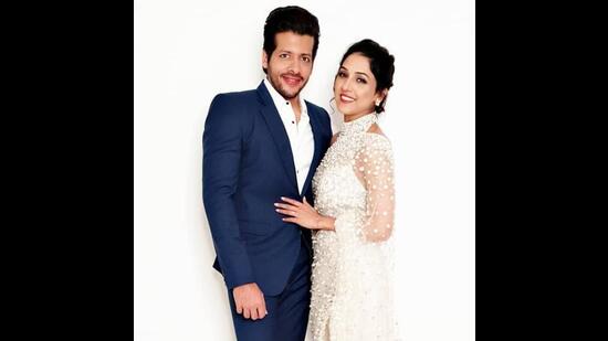 Neeti Mohan with Nihar Pandya