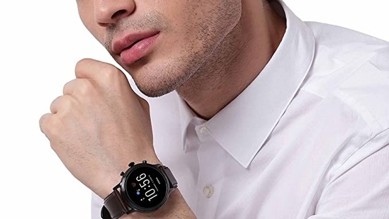 Fossil watches look smart and edgy. 