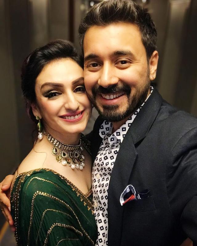 Akriti Kakar with Chirag Arora