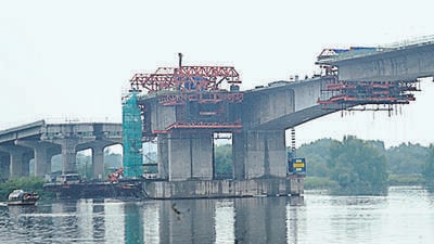 Dombivli, India - October 13, 2022: The much-awaited Motagaon-Mankoli six-lane bridge over the Ulhas Creek is 80% complete and is expected to be ready and operational by April 2023, at Dombivli, in Thane, India, on Thursday, October 13, 2022. (Photo by Pramod Tambe/HT Photo) (HT PHOTO) Dombivli, India - October 13, 2022: The much-awaited Motagaon-Mankoli six-lane bridge over the Ulhas Creek is 80% complete and is expected to be ready and operational by April 2023, at Dombivli, in Thane, India, on Thursday, October 13, 2022. (Photo by Pramod Tambe/HT Photo) (HT PHOTO)