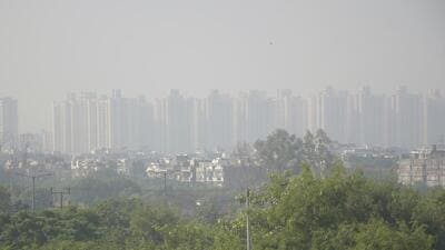 A view of highrise buildings engulfed in a thick layer of smog in Ghaziabad. (Sakib Ali/HT Photo)