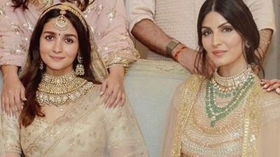 Alia Bhatt with Riddhima Kapoor Sahni in a throwback picture from her wedding.&nbsp;