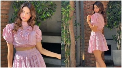 Aamna Sharif is an absolute fashionista. The actor keeps slaying fashion goals like a pro with snippets from her best-dressed diaries. The actor is freshly back from her dreamy vacation in Maldives, and is embracing summer. On Thursday, Aamna made us drool with a slew of pictures of herself looking ravishing in a pastel pink summer co-ord set. (Instagram/@aamnasharifofficial) Aamna Sharif is an absolute fashionista. The actor keeps slaying fashion goals like a pro with snippets from her best-dressed diaries. The actor is freshly back from her dreamy vacation in Maldives, and is embracing summer. On Thursday, Aamna made us drool with a slew of pictures of herself looking ravishing in a pastel pink summer co-ord set. (Instagram/@aamnasharifofficial)