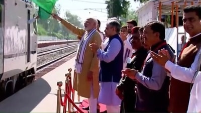PM Modi flags off 4th Vande Bharat Express.&nbsp;