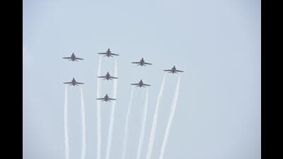 An air formation with IAF aircraft flying at a distance of just 10 metres from one another left viewers dazzled (HT PHOTO)