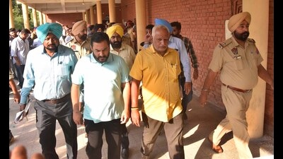 The Vigilance Bureau, who had arrested Bhalla, a confidante of former congress minister Bharat Bhushan Ashu, on Wednesday, had sought a five-day remand, claiming that the money earned by the former food, civil supplies and consumer affairs minister through the scam had been invested in properties with the help of the accused. (Gurpreet Singh/HT)