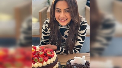 "What’s a bday without mouthful of cake," Rakul Preet captioned her post which featured two photos and one video. (Instagram/@rakulpreet) "What’s a bday without mouthful of cake," Rakul Preet captioned her post which featured two photos and one video. (Instagram/@rakulpreet)