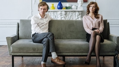 Ways to start a tough conversation: Expert shares tips (Pexels)