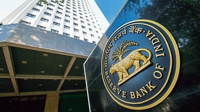 RBI's inflation projections in the MPR are based on its economic model but the extreme weather conditions have made food price volatility hard to predict, said economists. (Mint Archives) RBI's inflation projections in the MPR are based on its economic model but the extreme weather conditions have made food price volatility hard to predict, said economists. (Mint Archives)
