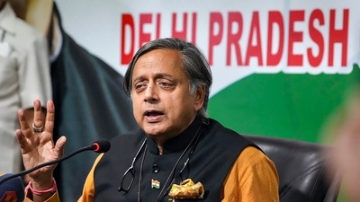 Congress presidential candidate Shashi Tharoor addresses the media at Delhi Pradesh Congress Committee (DPCC) office in New Delhi, Thursday, Oct. 13, 2022. (PTI)