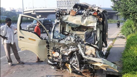 Police said they were transporting 700 trays of eggs from Subhash Nagar Phase-2 in Sector 12 to Nathupur in DLF Phase-2 when the accident took place around 5.50am. (HT Photo) Police said they were transporting 700 trays of eggs from Subhash Nagar Phase-2 in Sector 12 to Nathupur in DLF Phase-2 when the accident took place around 5.50am. (HT Photo)