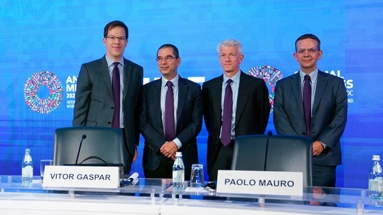 Vitor Gaspar, second from left, director of the Fiscal Affairs Department at the IMF, Paolo Mauro, second from right, deputy director of the IMF's Fiscal Affairs Department.(AP)