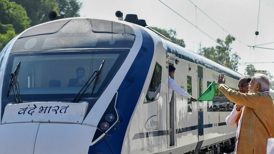 Prime minister Narendra Modi flagging off the Vande Bharat Express.(PTI)