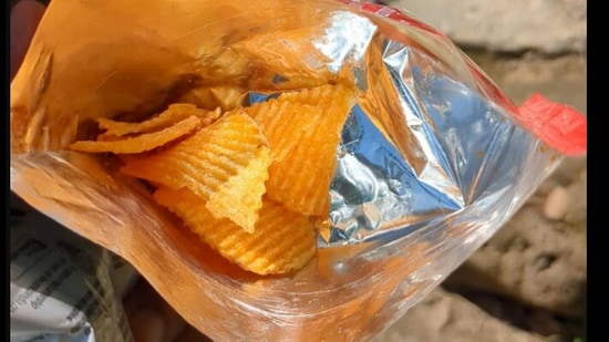 The man received only five pieces of chips.(Reddit/@sahilthakur) The man received only five pieces of chips.(Reddit/@sahilthakur)