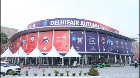 The exhibition will witness representation from craft manufacturing hubs and clusters across 16 halls and 900 permanent showrooms at the expo centre, making it a comprehensive sourcing point, officials said. (HT Photo)