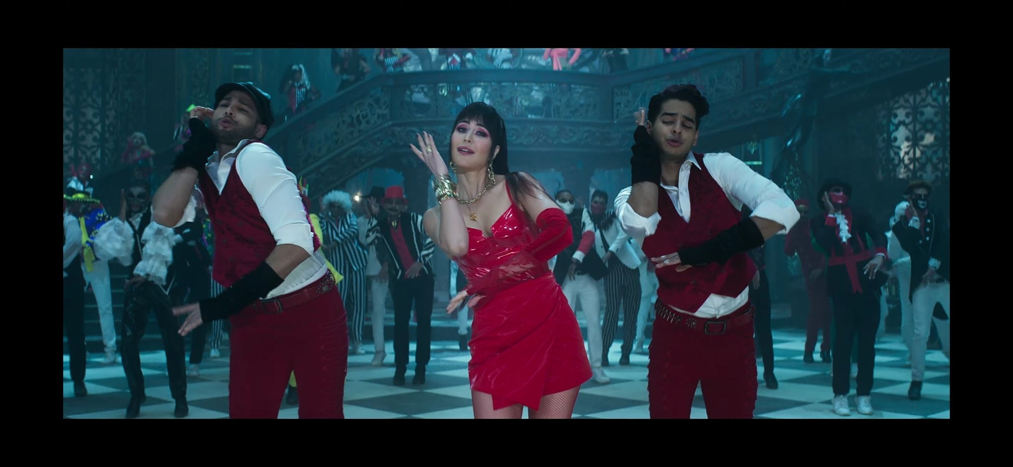 Katrina Kaif&nbsp; with Siddhant Chaturvedi and Ishaan Khatter in Phone Bhoot song Kinna Sona.