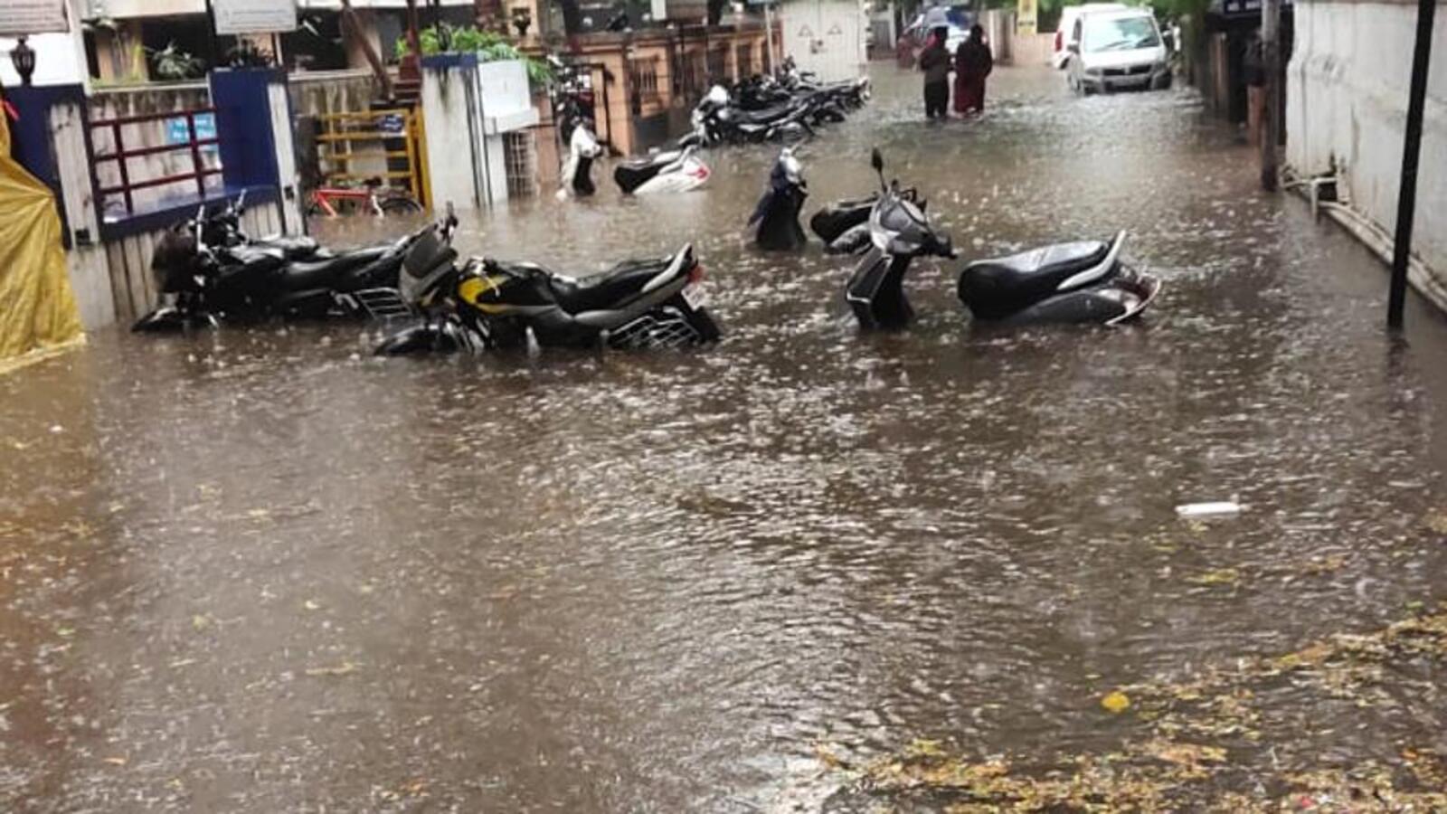 3-hr-heavy-rainfall-disrupts-normal-life-in-pune-city-hindustan-times