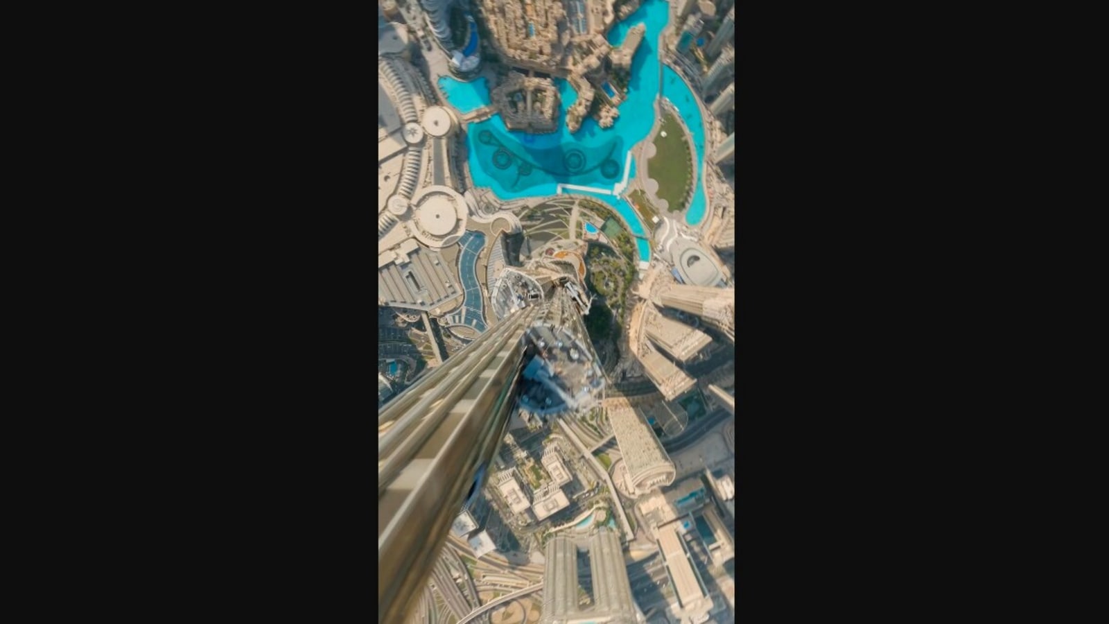 klasse bevægelse lejlighed Drone flies from top of Dubai's Burj Khalifa to bottom, records incredible  scene | Trending - Hindustan Times