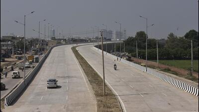 The work for Basai flyover was alloted in 2018 and it was slated to be completed by 2020 but the project was delayed due to multiple reasons such as shifting of utilities, removal of encroachments and making space available for construction, GMDA officials said. (Vipin Kumar/HT Photo) The work for Basai flyover was alloted in 2018 and it was slated to be completed by 2020 but the project was delayed due to multiple reasons such as shifting of utilities, removal of encroachments and making space available for construction, GMDA officials said. (Vipin Kumar/HT Photo)