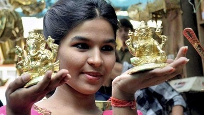 Fake Gold: Gold items are a must-buy on the day of Dhanteras but you should stay away from fake gold items. (File Image)