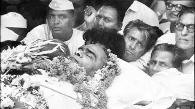 12 October 1967 - Ram Manohar Lohia Body in State, Leaders Paying Homage to the Leader (HT Photo) 12 October 1967 - Ram Manohar Lohia Body in State, Leaders Paying Homage to the Leader (HT Photo)