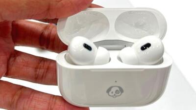 The second generation AirPods Pro retain the same design as before. (Vishal Mathur / HT Photo) The second generation AirPods Pro retain the same design as before. (Vishal Mathur / HT Photo)