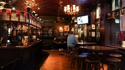 Britain: British pubs are offering discounts to attract as many customers as possible. (Reuters) Britain: British pubs are offering discounts to attract as many customers as possible. (Reuters)