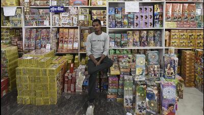 Small shopkeepers from Delhi and Noida are also making bulk purchases of rockets and different kinds of bombs for retail sales in their areas, the shopkeepers said. (Vipin Kumar/HT Photo) Small shopkeepers from Delhi and Noida are also making bulk purchases of rockets and different kinds of bombs for retail sales in their areas, the shopkeepers said. (Vipin Kumar/HT Photo)