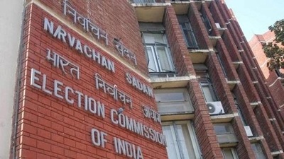 Gujarat, Himachal Pradesh Assembly Election 2022: Chief election commissioner, Rajiv Kumar, and election commissioner, Anup Chandra Pandey, conducted the review meeting virtually. (File Photo) Gujarat, Himachal Pradesh Assembly Election 2022: Chief election commissioner, Rajiv Kumar, and election commissioner, Anup Chandra Pandey, conducted the review meeting virtually. (File Photo)