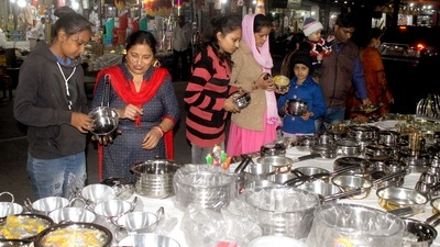 Steel: Another metal that is considered inauspicious during Dhanteras is steel since it is made of iron. You can buy utensils made of brass or copper. (ANI)