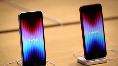 In October 2020, Apple announced it would discontinue offering outlet chargers with new iPhones. (REUTERS)