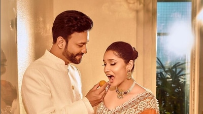 Ankita Lokhande and Vicky Jain celebrated the festival with sweets and some beautiful pictures. Ankita Lokhande and Vicky Jain celebrated the festival with sweets and some beautiful pictures.