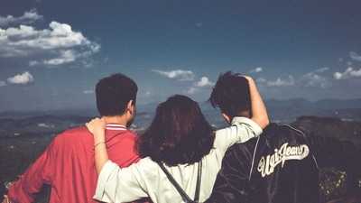 Find out what kind of friend you are according to astrology. (Pexels)