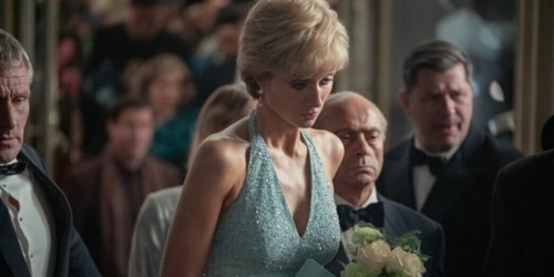 Elizabeth Debicki as Princess Diana in season 5 of The Crown.