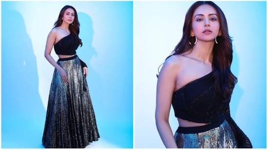 Rakul Preet is on a roll. The actor has been dropping some back-to-back releases this year which have garnered positive responses from movie-goers. The actor is now gearing up for her next big release, Thank God where she will be seen with Siddhart Malhotra and Ajay Devgn. For her first day out-and-about promoting her film, the Runway 34 actor opted for a 'black and bling' look.(Instagram/@rakulpreet)