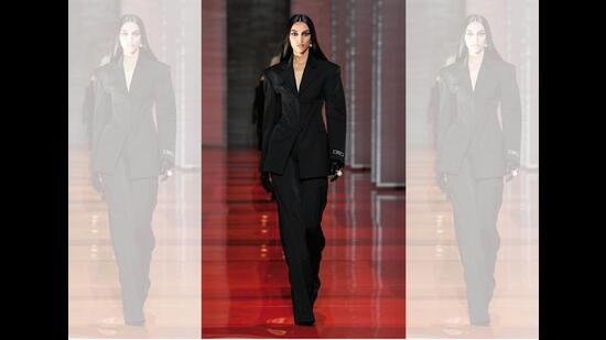Avanti opening the show for Versace Avanti opening the show for Versace