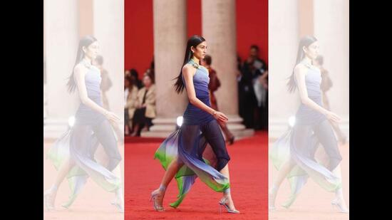 Avanti walking the ramp for Ferragamo Avanti walking the ramp for Ferragamo