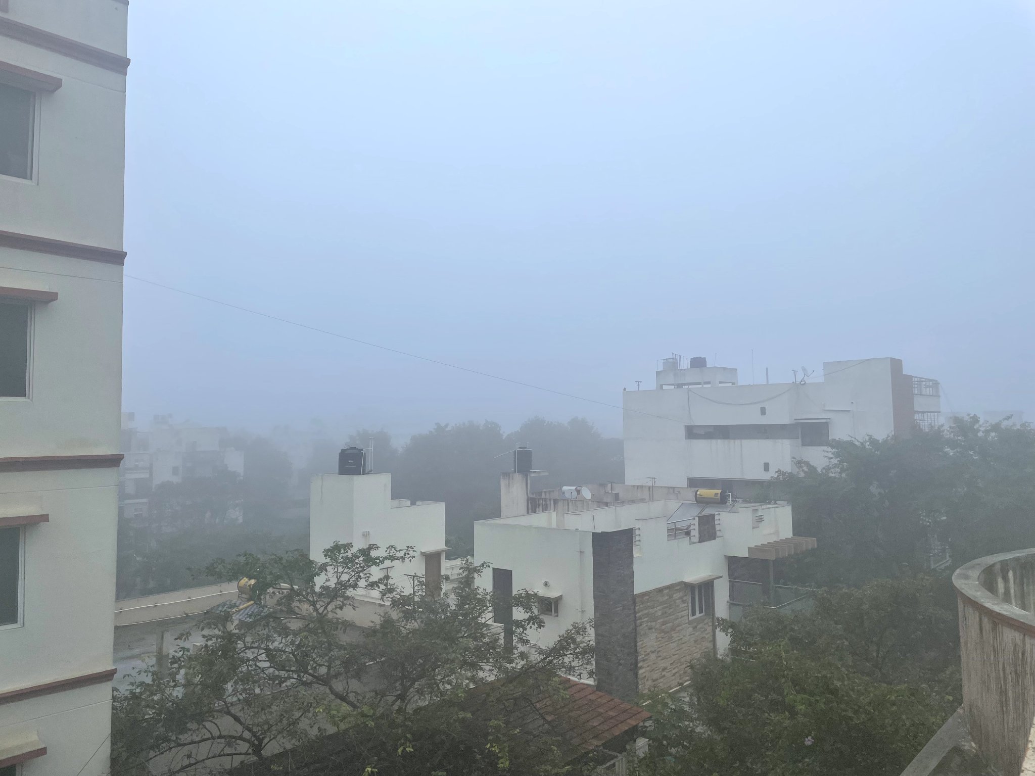Bengaluru woke up to a foggy Friday morning. (Dhruvnk -Twitter) Bengaluru woke up to a foggy Friday morning. (Dhruvnk -Twitter)