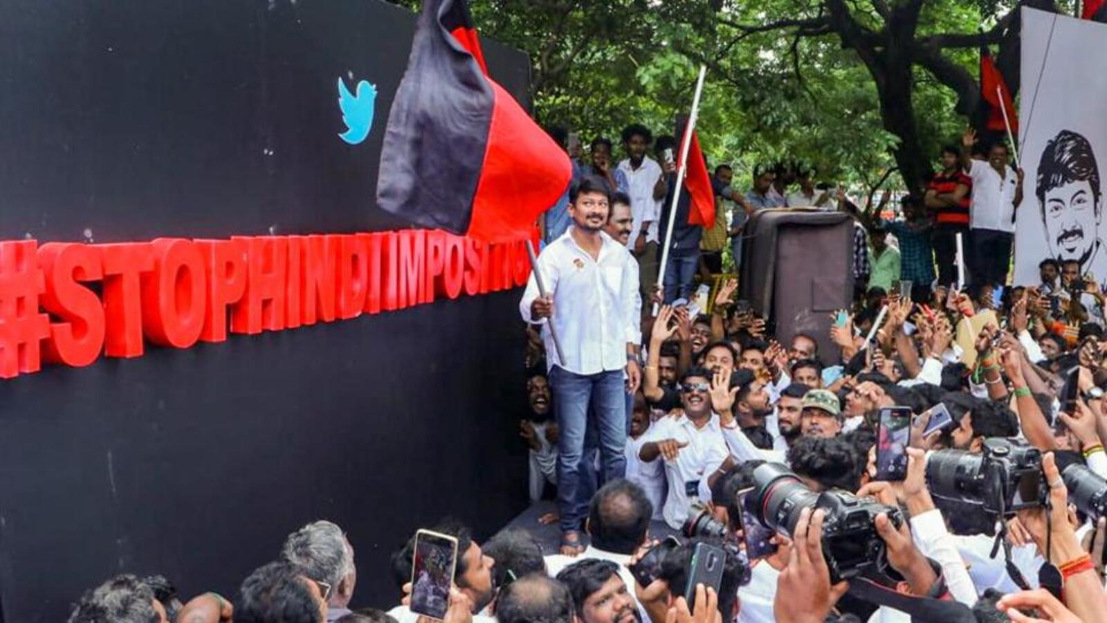 DMK warns of stir in Delhi if Hindi is imposed on Tamil Nadu