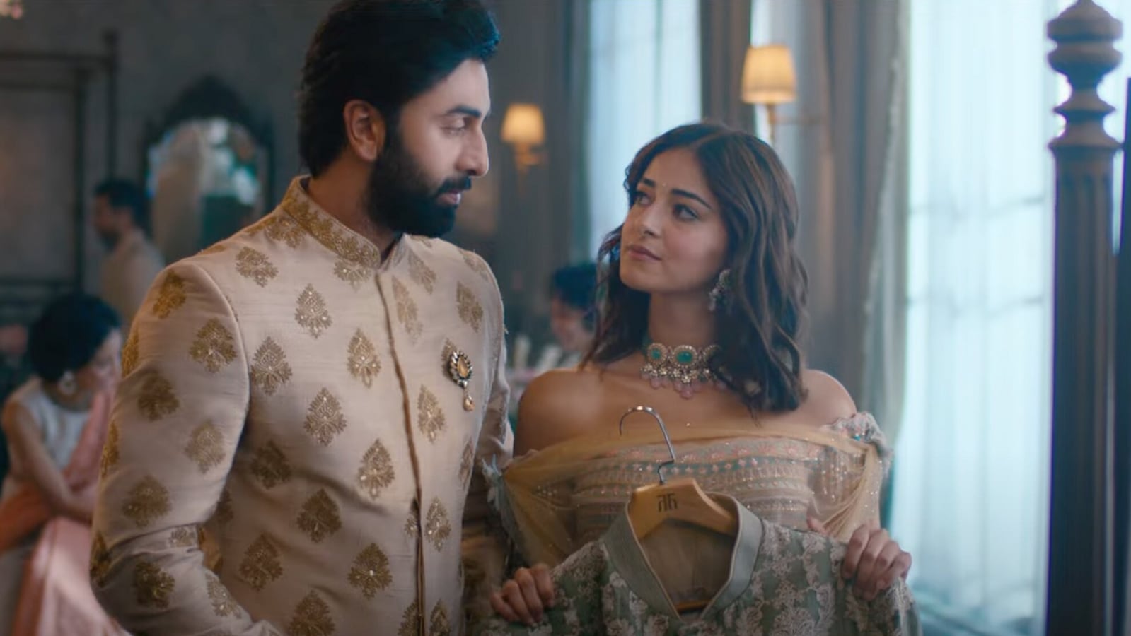Ranbir Kapoor, Ananya Panday star together in romantic ad, Reddit ...