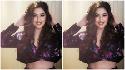 In diamond ear studs from the house of Prihan Luxury Jewelry, Disha perfectly accessorised her look for the day. (Instagram/@dishaparmar) In diamond ear studs from the house of Prihan Luxury Jewelry, Disha perfectly accessorised her look for the day. (Instagram/@dishaparmar)