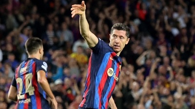 FC Barcelona's Robert Lewandowski celebrates scoring their second goal&nbsp; (REUTERS)